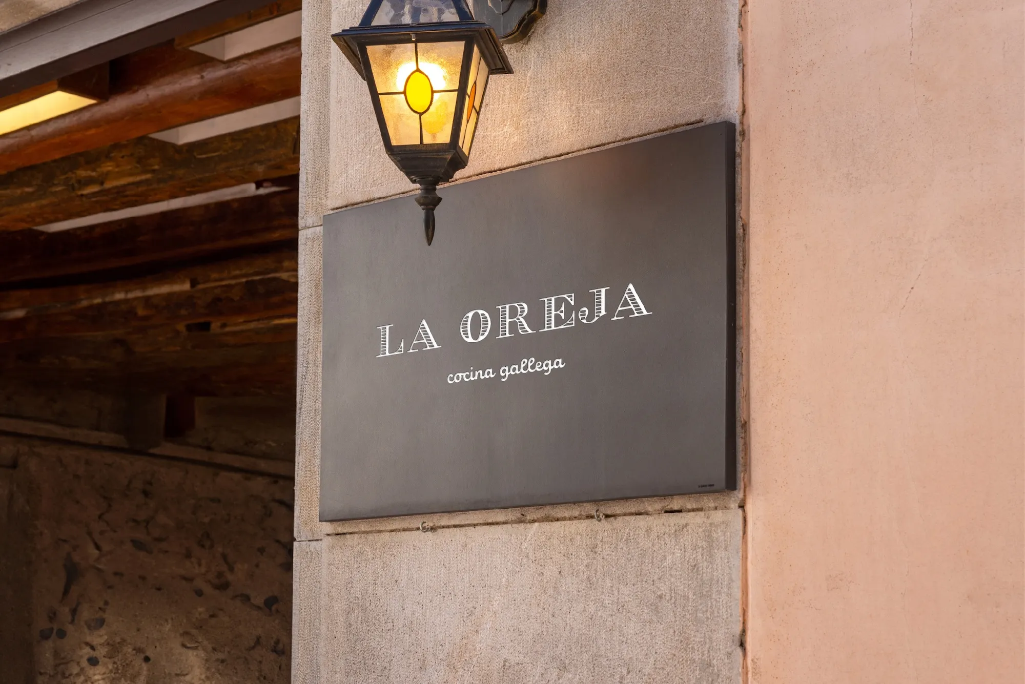 Ander Janín – Proyecto de diseño gráfico – La Oreja Ander Janín - Proyecto de diseño gráfico - La Oreja